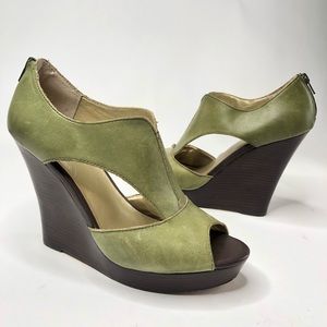 Anthro Seychelles Olive Green Eye to Eye Wedges